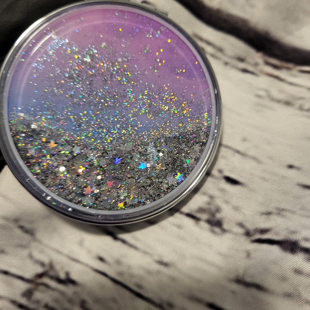 New Glitter Portable Folding Makeup Mirror - Picture 4 of 6